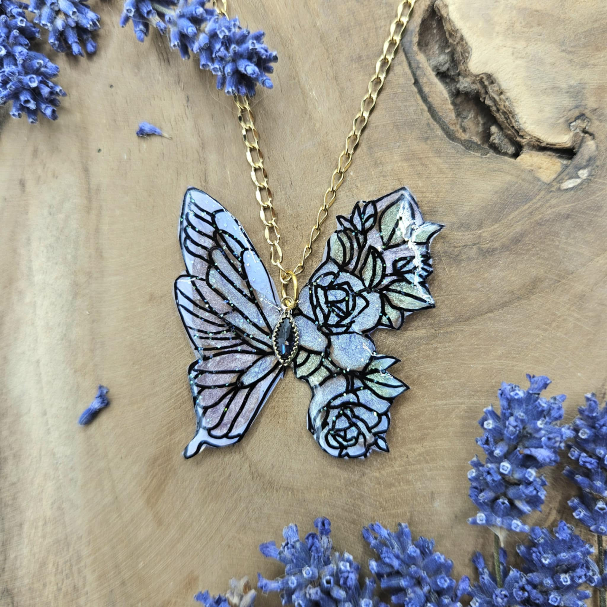 Collier Papillon pastel – Élégance douce & Métamorphose subtile