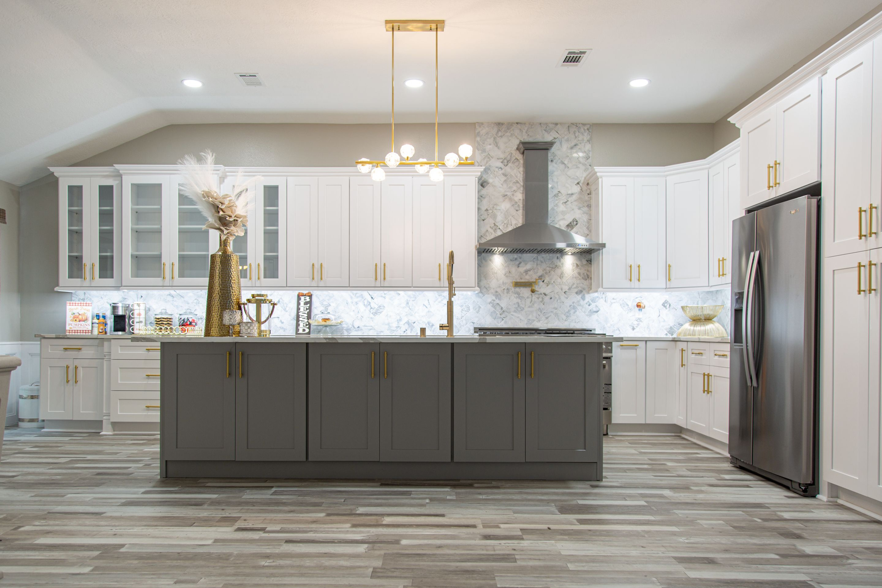 Marble and Gold Kitchen