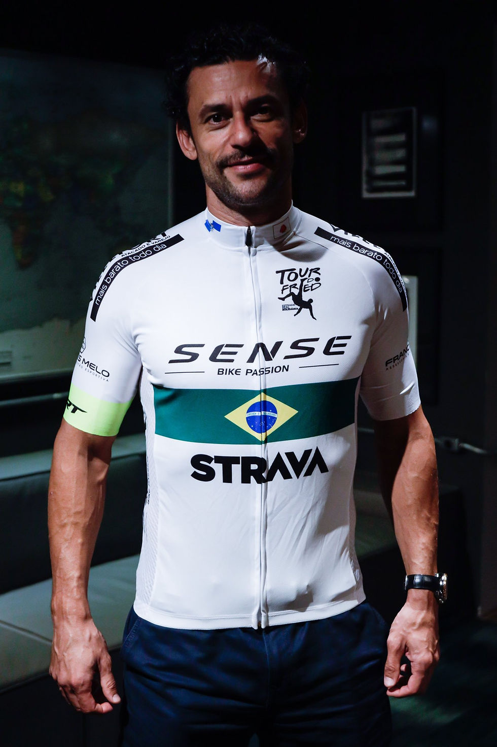 Fred com a camisa da pedalada / Reprodução Twitter Fred Guedes