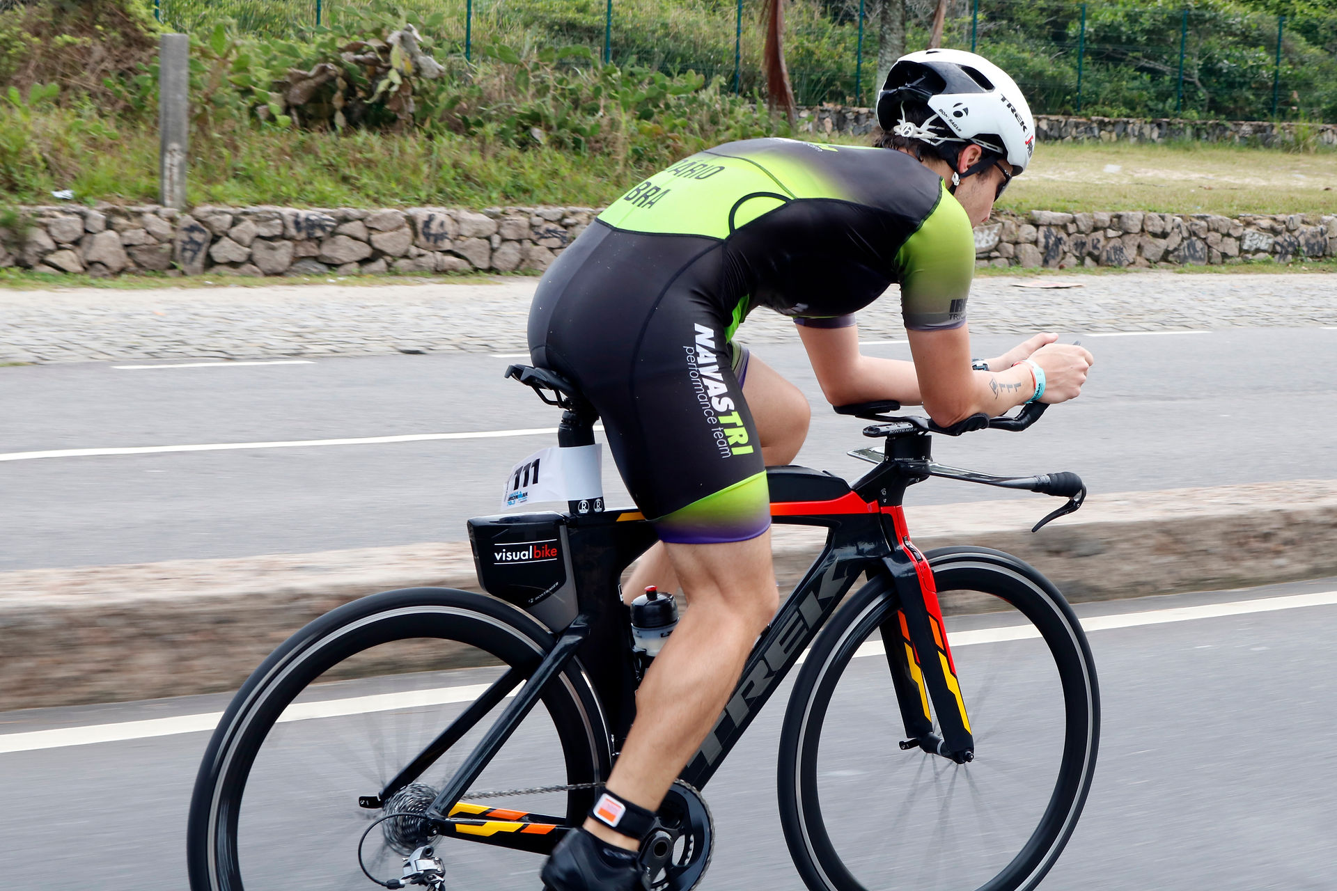 Triatleta no pedal