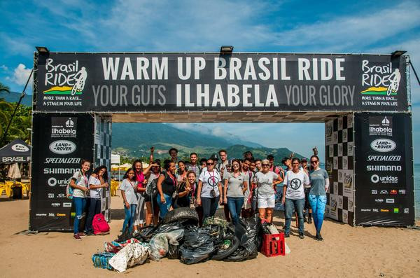Mutirão coletou 100 kg de lixo (Ney Evangelista / Brasil Ride)