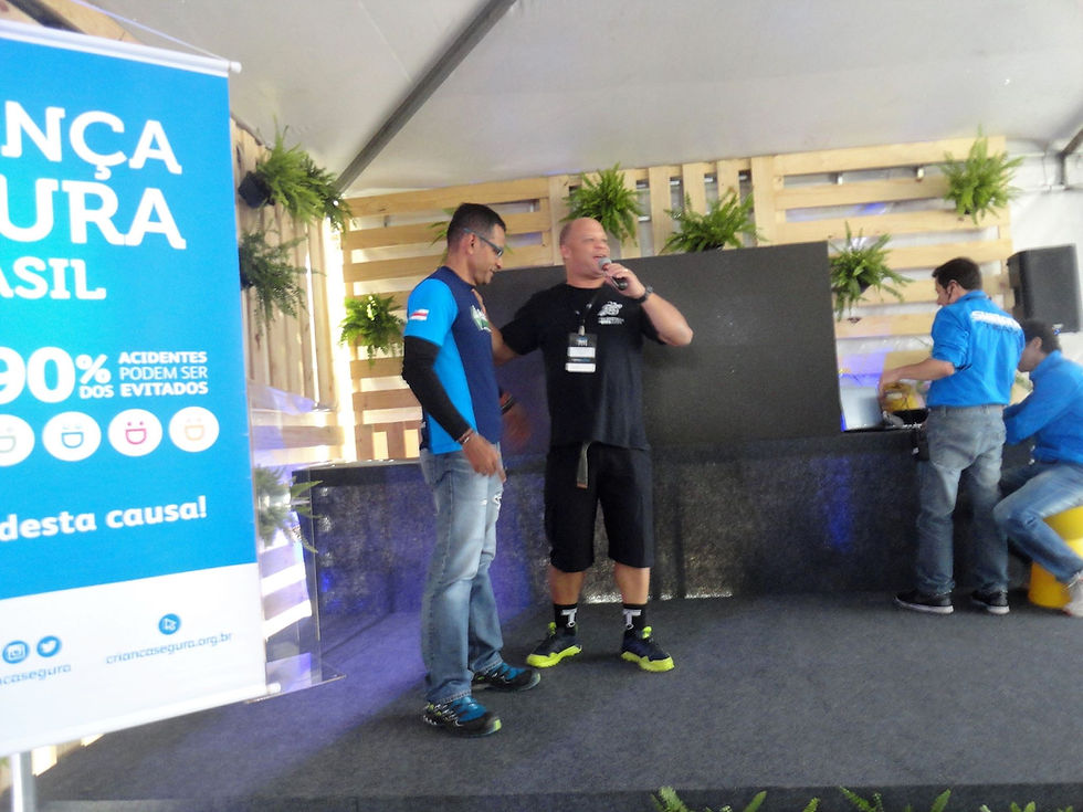 Paulo (Pedala Manaus com Márcio de Miranda (editor do Planeta da Bike), mestre de cerimônias na Arena Mobilidade / George Panara - Mundo Bici
