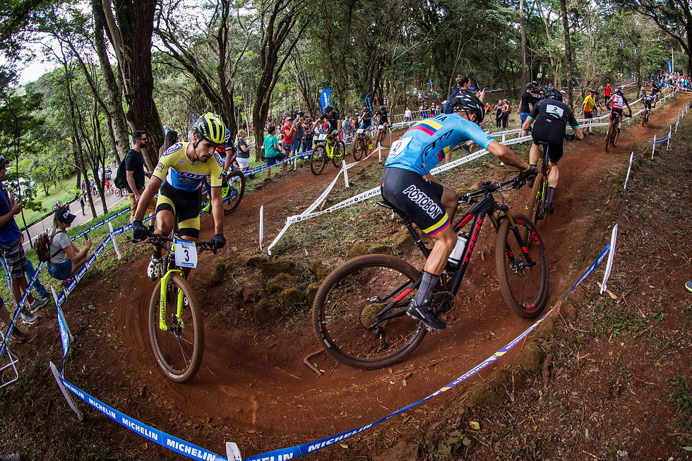 Cocuzzi encaixotado no pelote / Fábio Piva - Pivaphoto.com