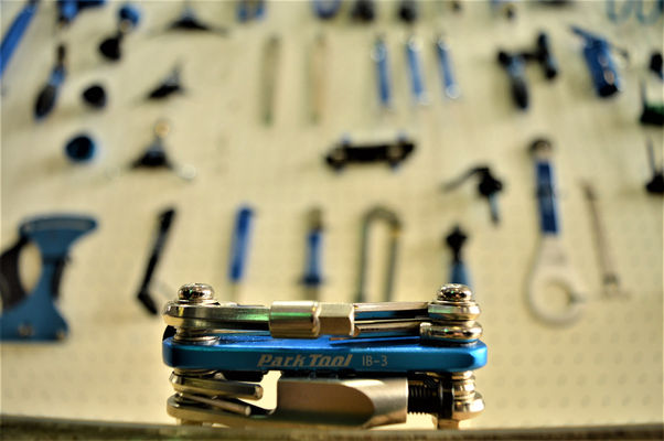 Vídeo: 3 formas de utilizar o canivete Park Tool 15 funções durante o pedal