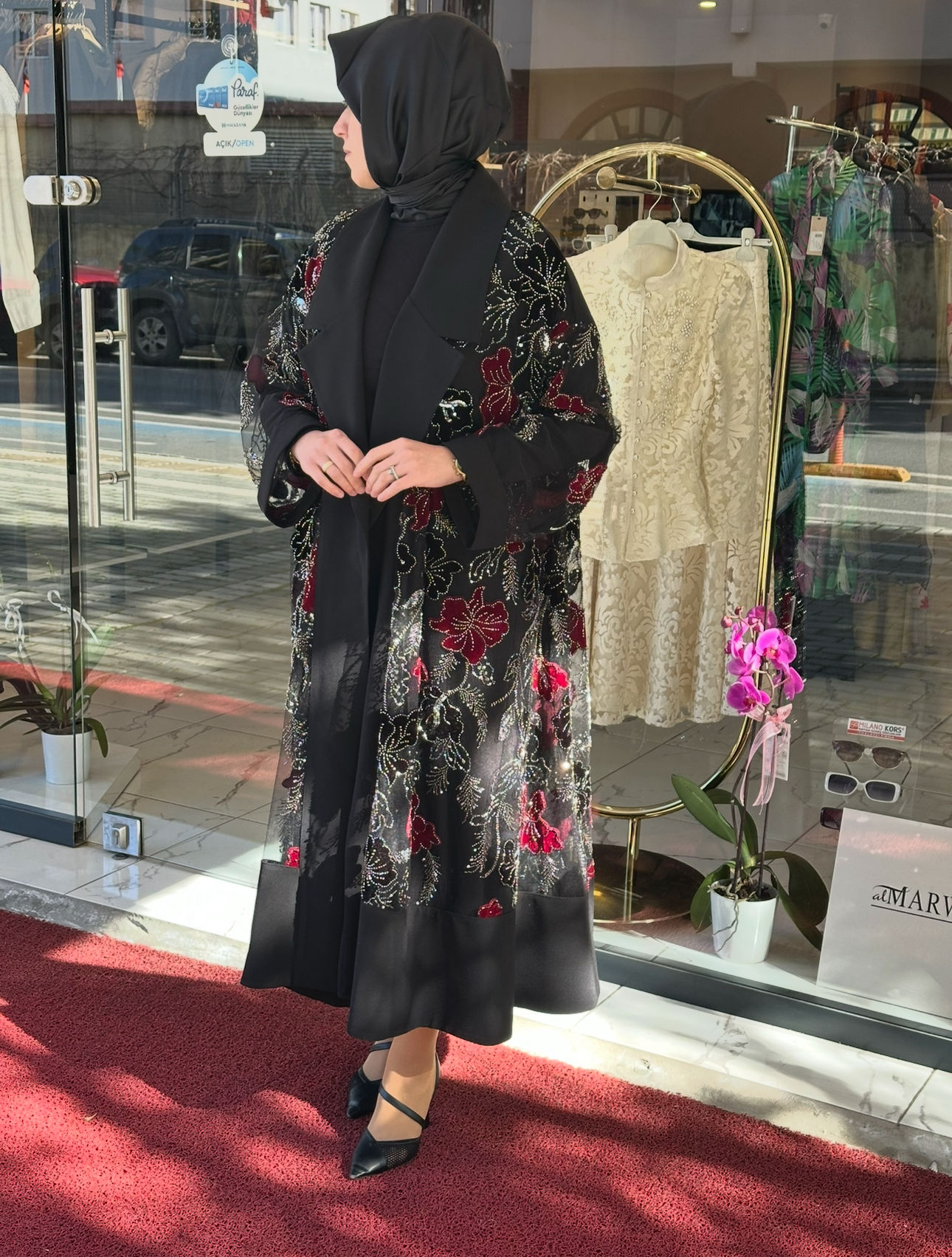 Çiçekli abaya