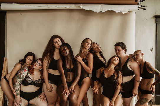 women-empowerment-boudoir-photoshoot-photography-photographer-portrait-lifestyle-lingerie-