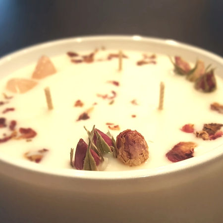 Miniaturbild: Liebeskerze Rosenquarz by ESSENTIALS Biokerzen Rosenblüten Speziell kaufen Steine