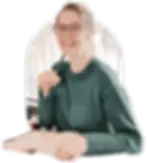 Hannah Thinking Green Oval_Crop Export (2).webp