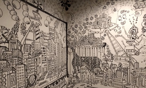 壁の大きなアート