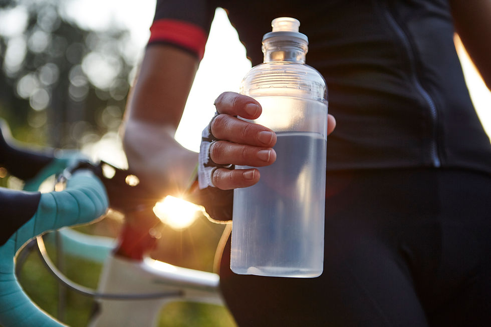 female-cyclist-holding-water-bottle-mid-section-2026-01-09-09-14-22-utc.jpg
