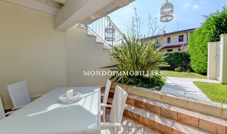 Miniatura: VILLA SINGOLA VICINANZE LAGO E CENTRO DI DESENZANO DEL GARDA