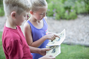 Kinder lesen Schatzkarte