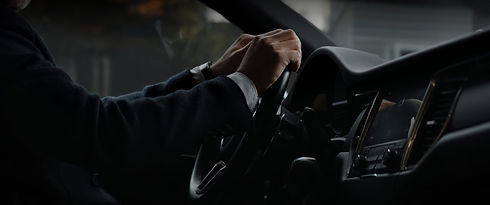 alquiler-vehiculos-conductor-suital-scaled.jpeg