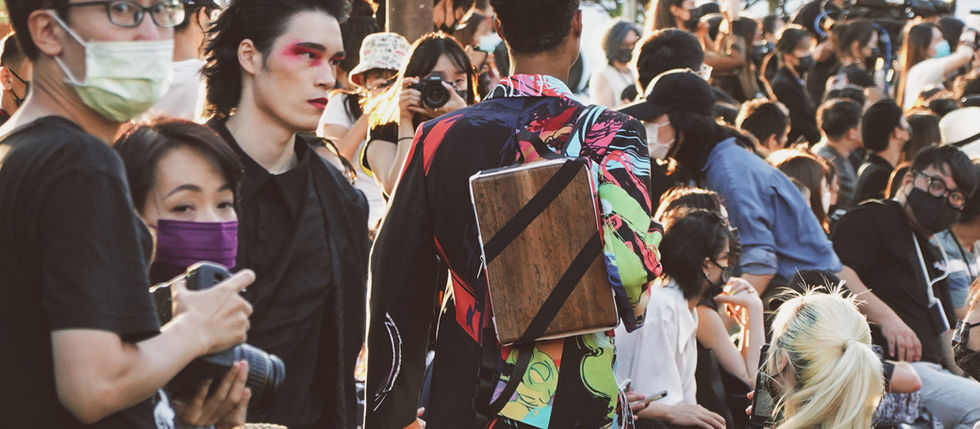 鞘盒,登場|Sheath Box on the Runway