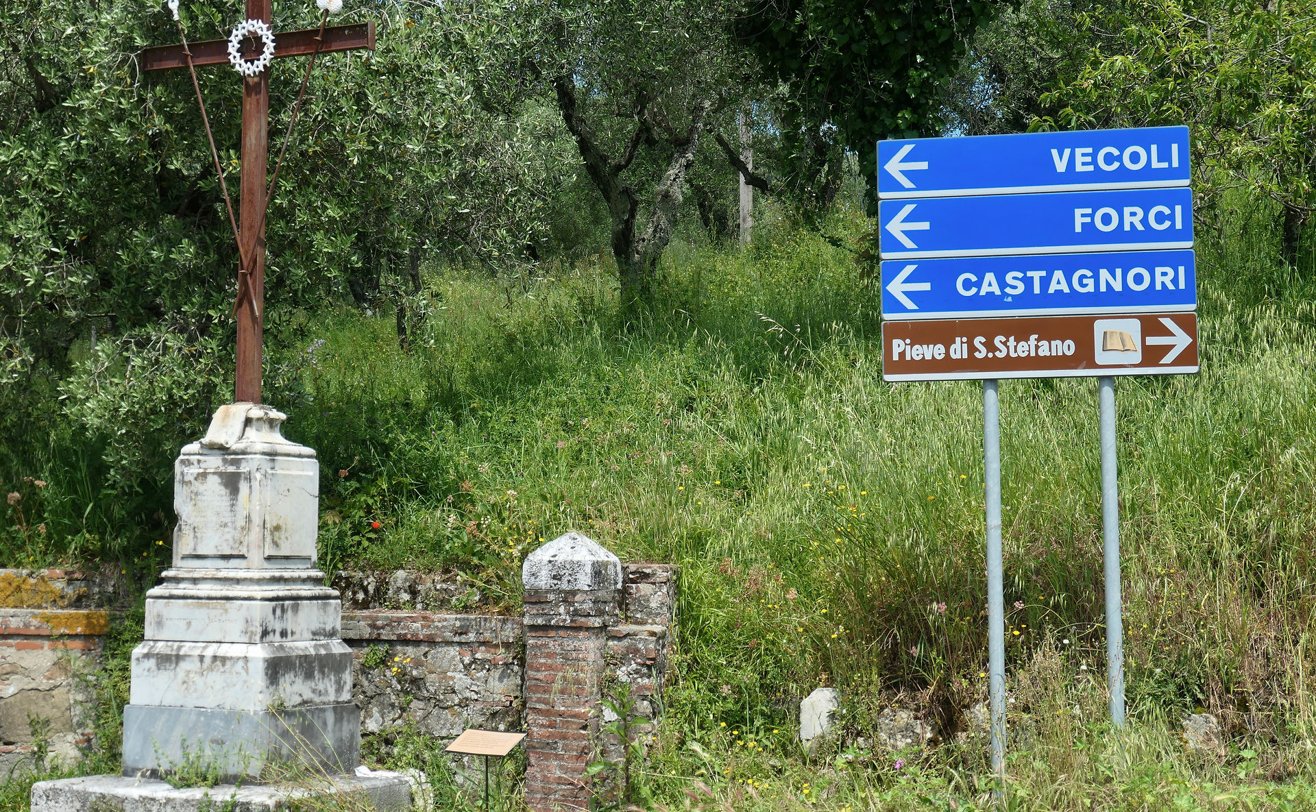 Pieve santo stefano sign Lucca