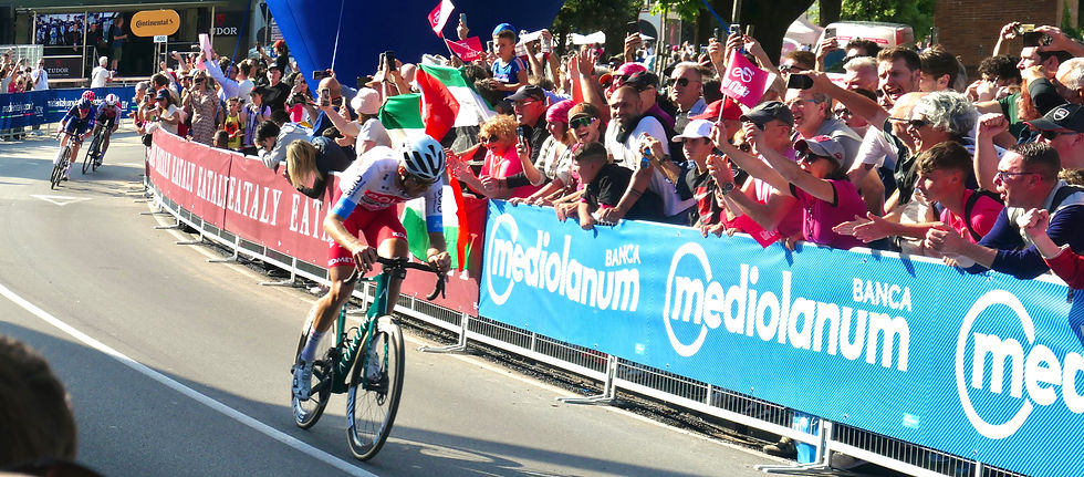 Andrea Pietrobon leading Stage 5 of the Giro d'Italia with 300 meters to the finish