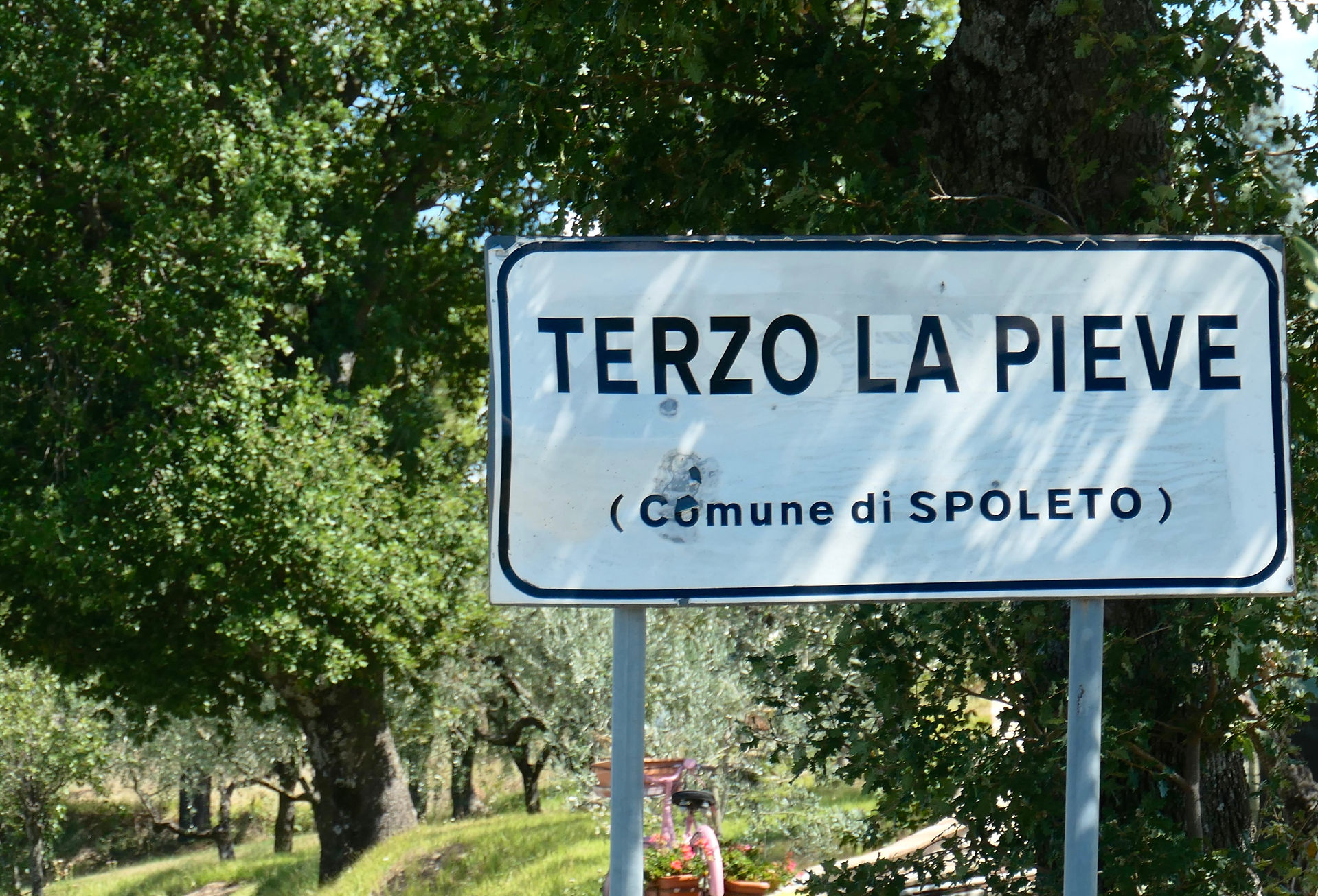 Terzo la Pieve sign
