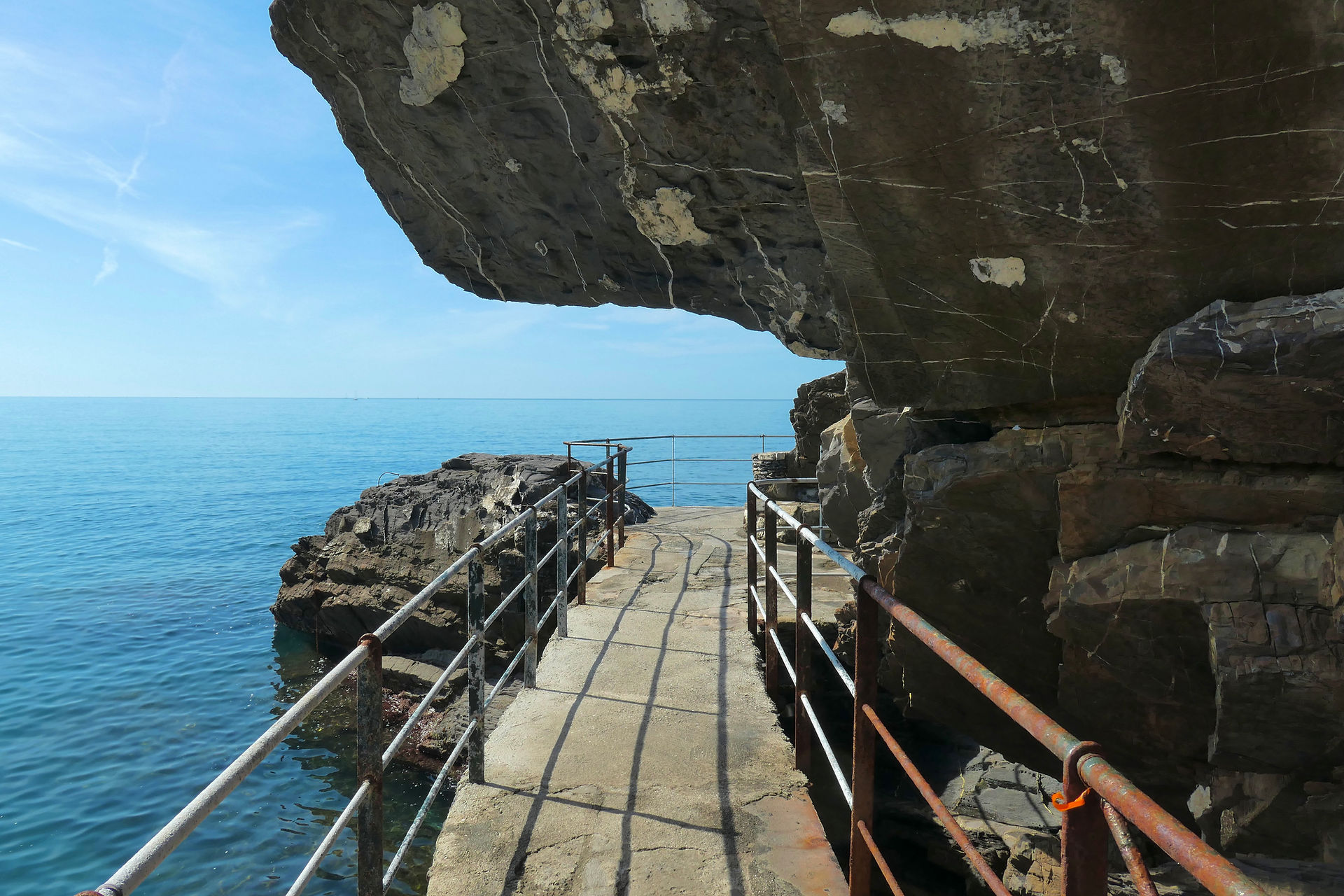 path along the rocks above the sea in Zoagli