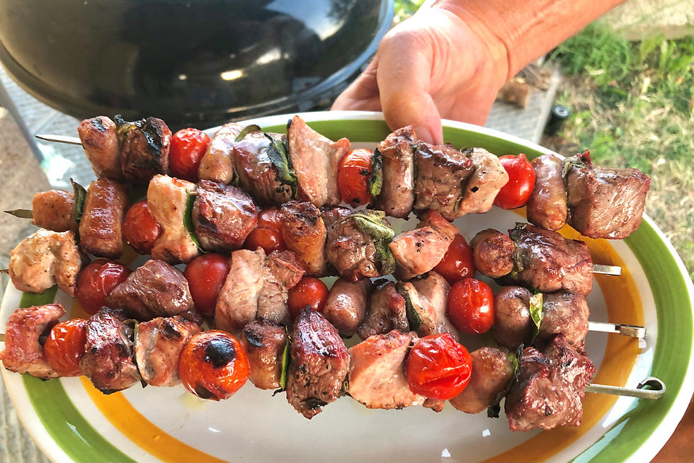Barbecued mixed meat spiedini