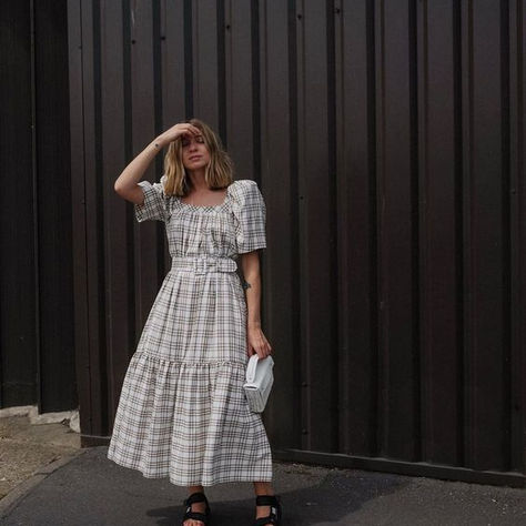 拿捏剛好的簡約之美:來自英倫的穿搭達人Brittany Bathgate