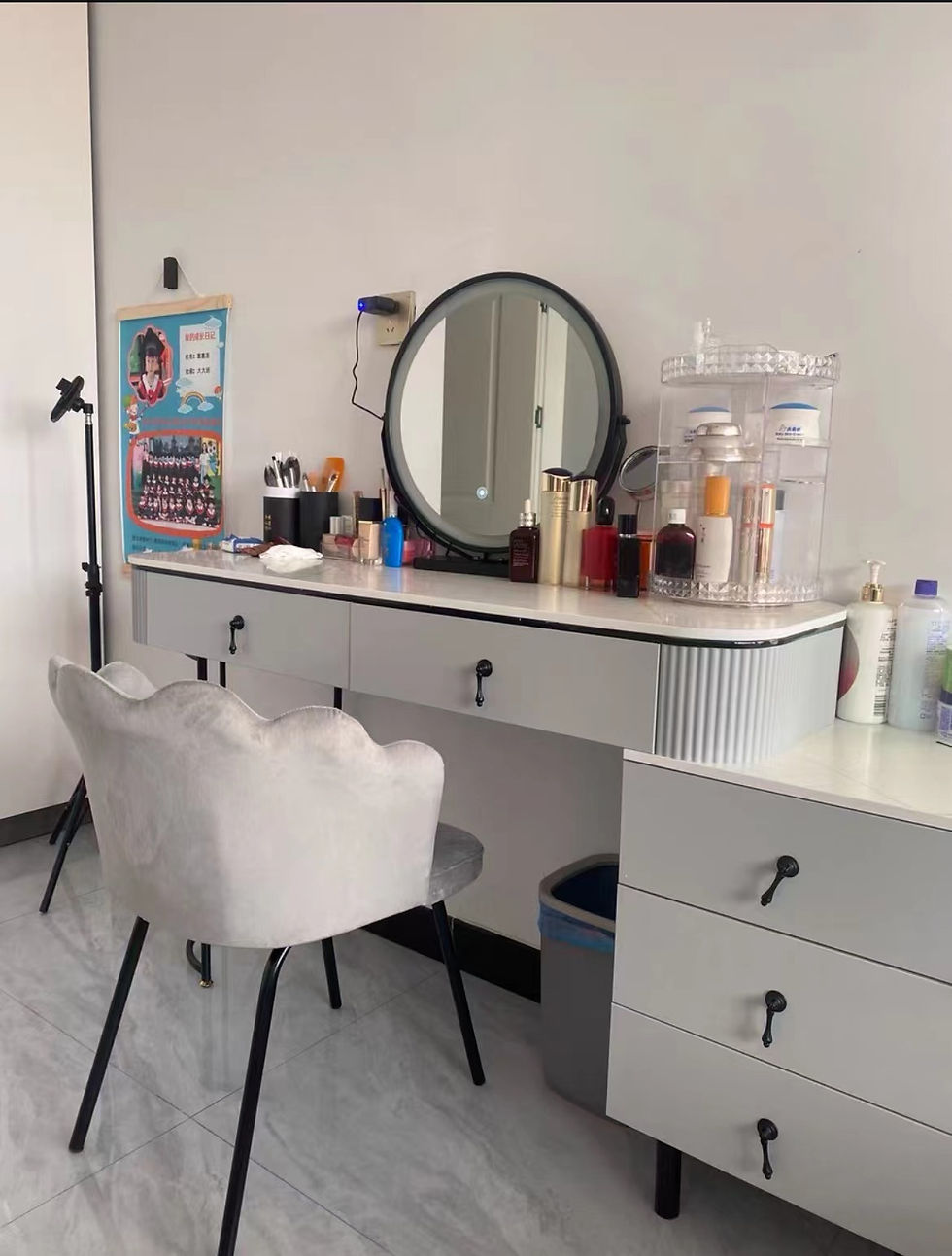 縮圖：輕奢梳妝台加收納櫃/帶智能LED燈  *包運費固定尺寸