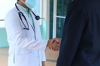 doctor-5835367_1920.jpg
