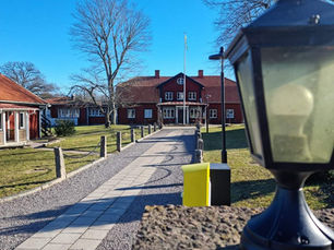 Miejsce z historią, sztuką i noclegiem w Söderåkra (Kalmar län)