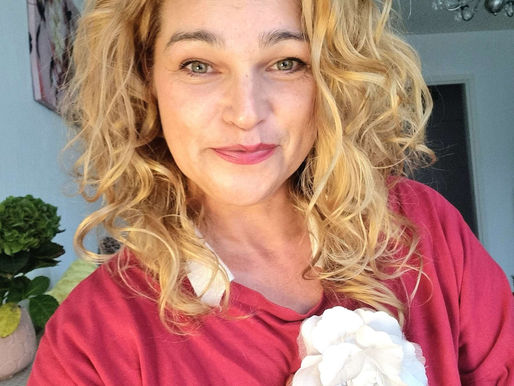 Tam gdzie trudne... rozwiązania szukaj/m zawsze u siebie w sobie. Miłość wspiera.