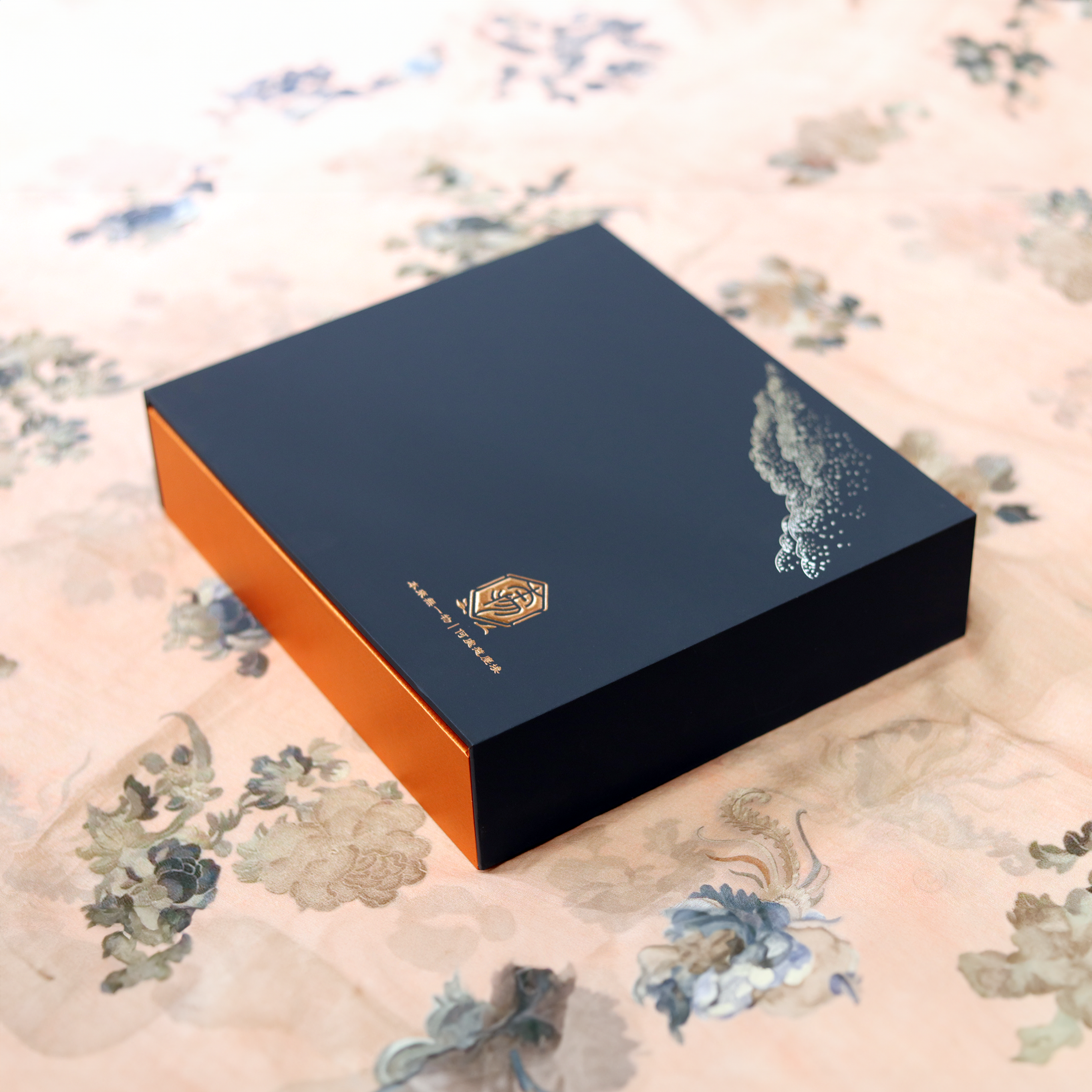 Premium Ripe Puerh Tea Cake Gift Box 典藏熟普洱餅禮盒