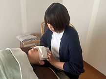セラピストが施術する