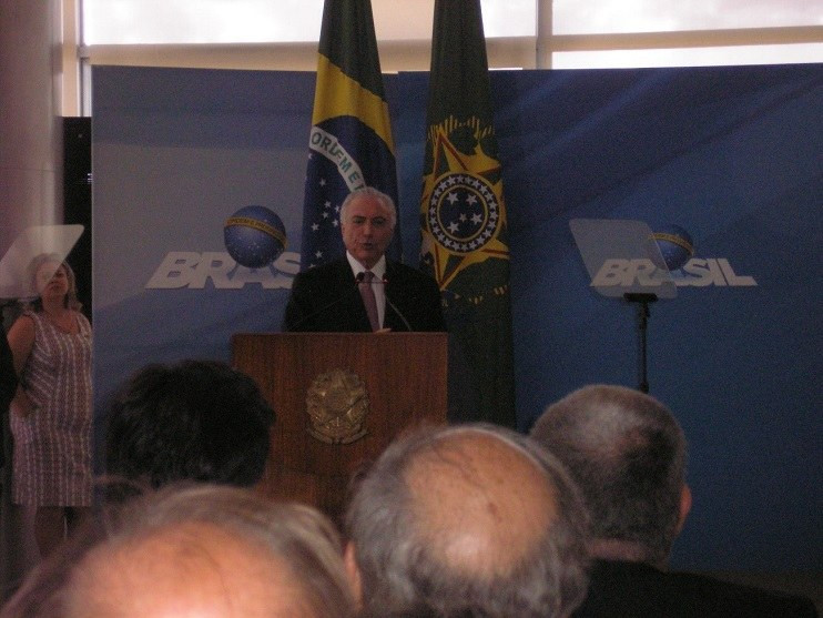 O Presidente Michel Temer falando aos presentes.