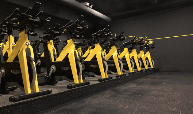 Flooring for strength areas and intensive use machines in spotted eco colors