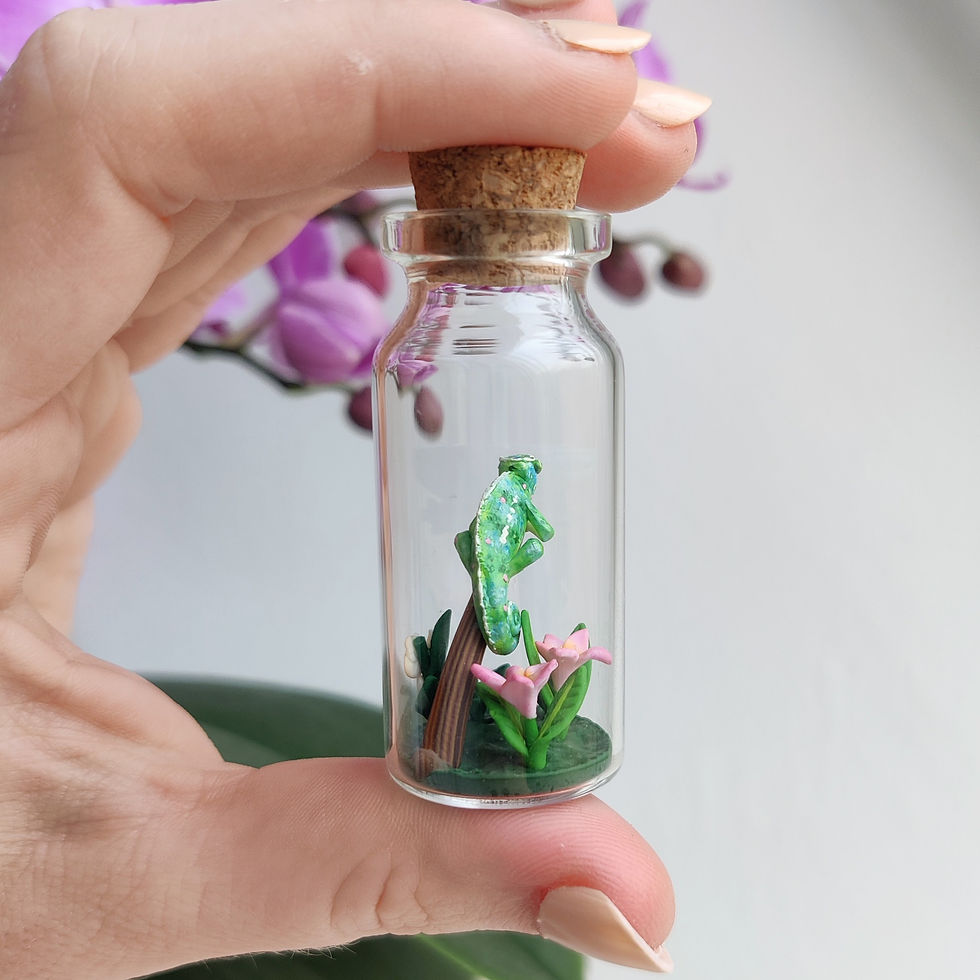 Thumbnail: turquoise chameleon / Bottle Art