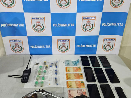 PM apreende armas e drogas e prende dois homens em Volta Redonda