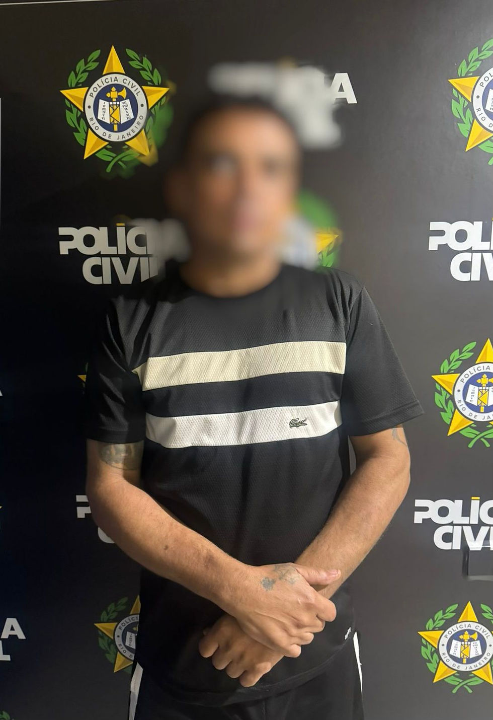 Bebê é achado sozinho em casa e pai é preso por abandono em Volta Redonda