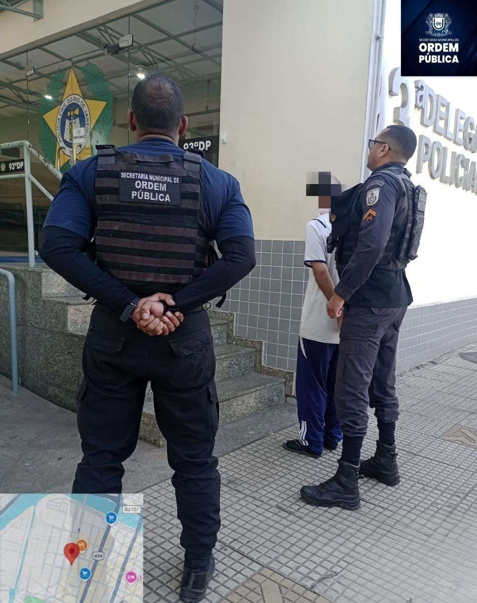 Homem é preso com mais de 270 pinos de cocaína e revólver em Volta Redonda