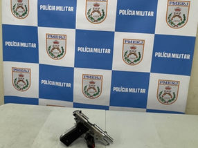 Arma e munições são apreendidas com homem no bairro Santo Agostinho, em Volta Redonda