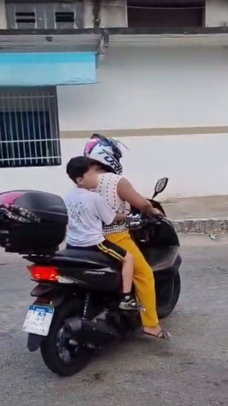 Ordem Pública combate transporte irregular de crianças em motocicletas