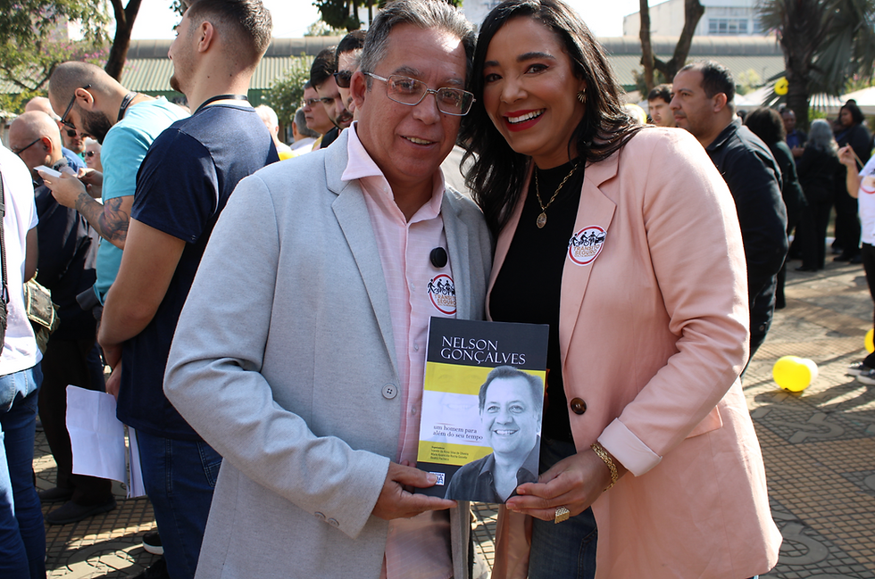 livro sobre o ex-prefeito Nelson Gonçalves