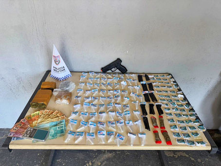 VR: Suspeito de tráfico é preso com drogas, dinheiro e simulacro no Santo Agostinho