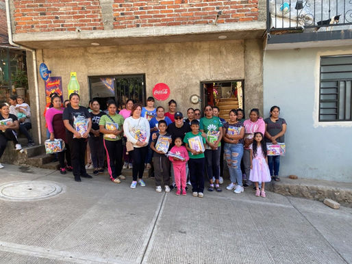 Regidora Graciela Redondo Molina hace primera entrega de kit escolares totalmente gratuitos