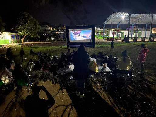 "Cinecito" Brinda Magia Navideña a Comunidades de Zacapu.