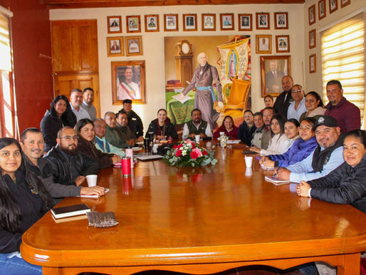 Valeria Aguilar fortalece el trabajo institucional con reunión de directores en Coeneo