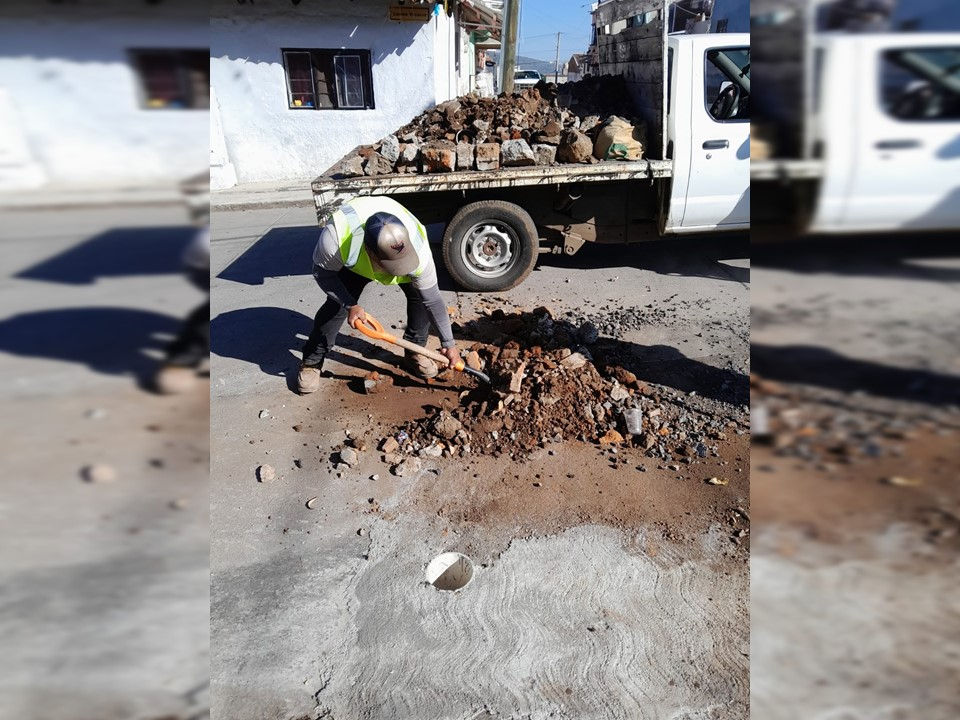 Atienden fugas y refuerzan el servicio de agua potable en Villa Jiménez