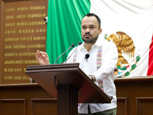 Hugo Rangel impulsa reforma para modernizar taxis