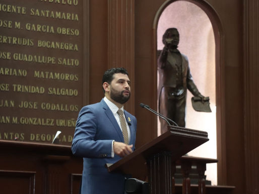 Octavio Ocampo presenta iniciativa para proteger a productores de maíz en Michoacán