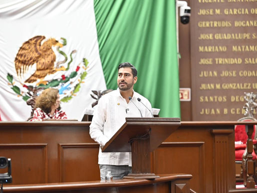 Reconocimiento legal y condiciones dignas para mujeres policías, propone Poncho Chávez