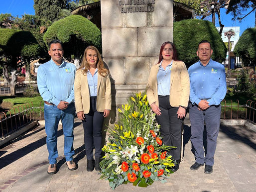 Honran con guardia de honor y ofrenda floral a Melchor Ocampo por aniversario de su natalicio en Zacapu.
