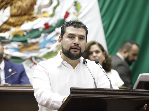 Octavio Ocampo celebra aprobación de dictamen que amplía atribuciones en favor de periodistas