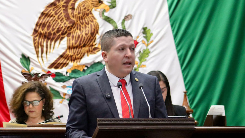 Presenta Vicente Gómez inciativa para fortalecer la educación digital en Michoacán